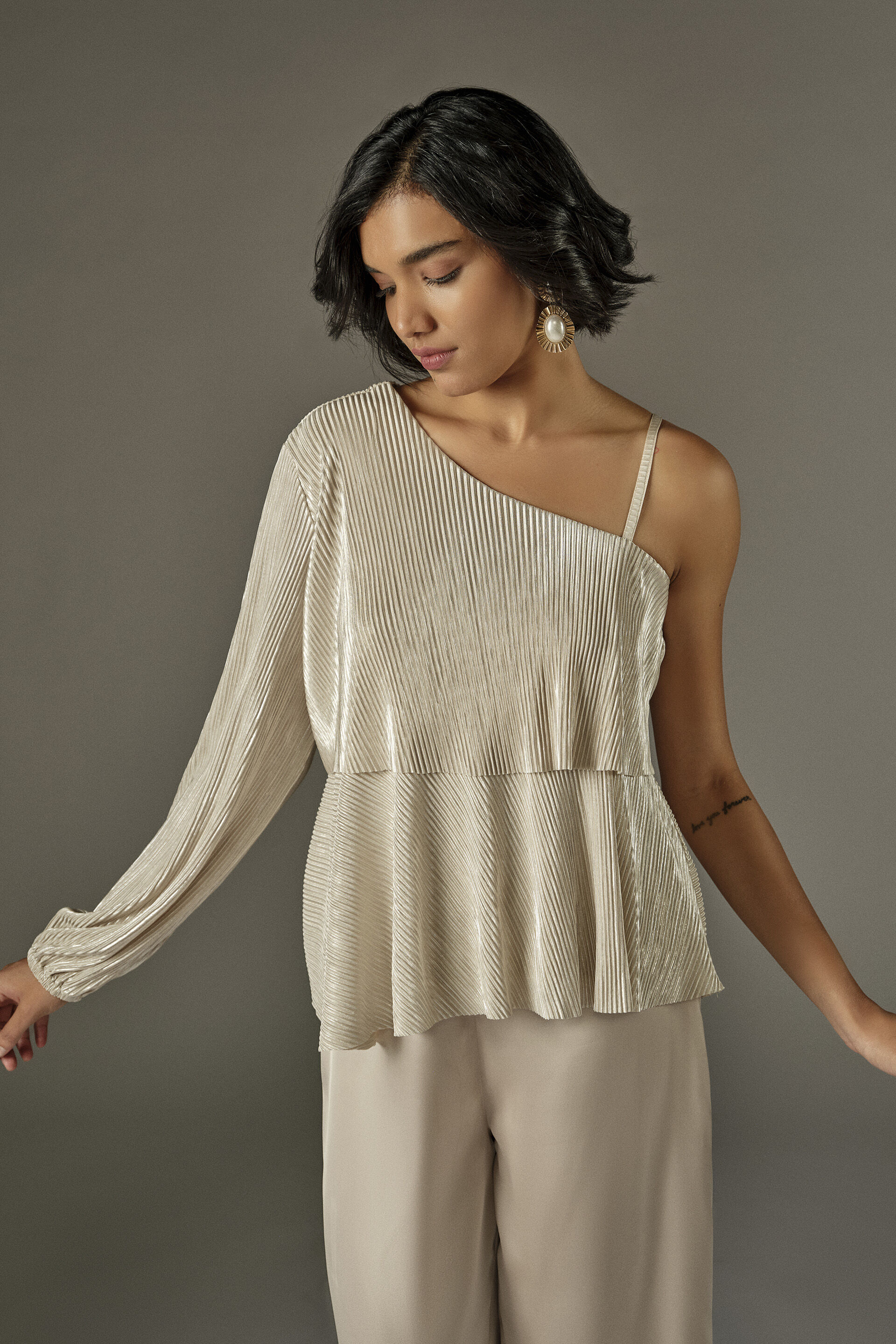 Accordion Pleated Layerd Top in Cream